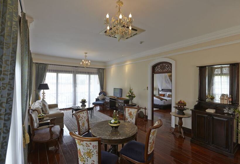 سوئیت رویال, Santi Resort & Spa
