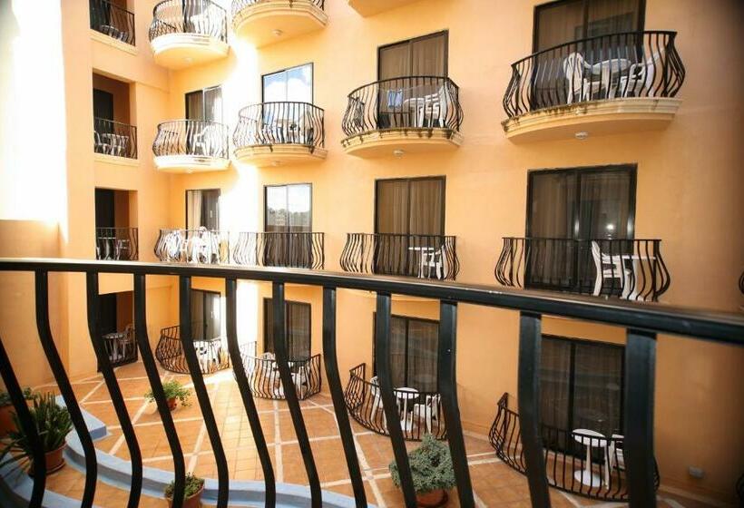 Standard Quadruple Room with Balcony, Soreda