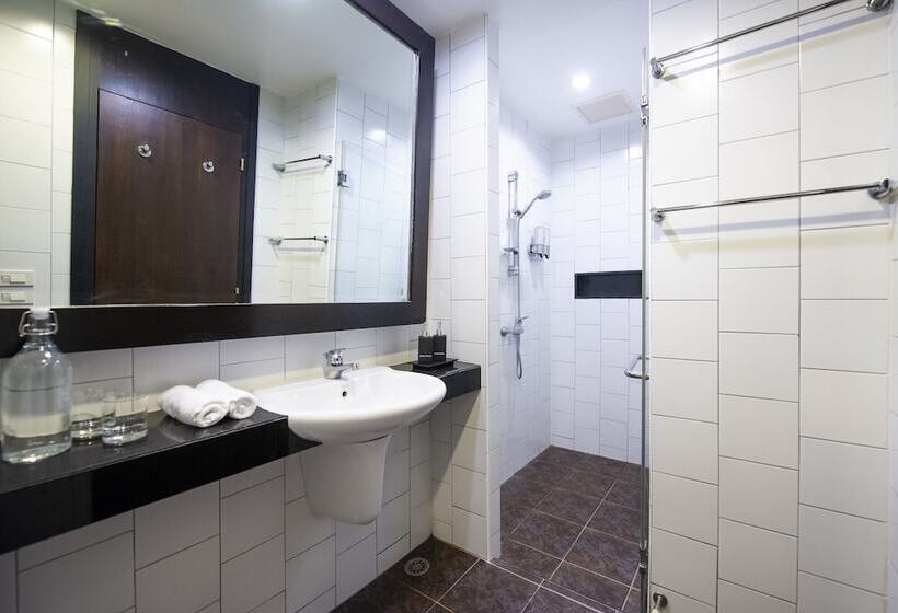 اتاق استاندارد, Lokal Phuket
