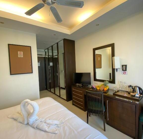 اتاق لوکس, Lokal Phuket