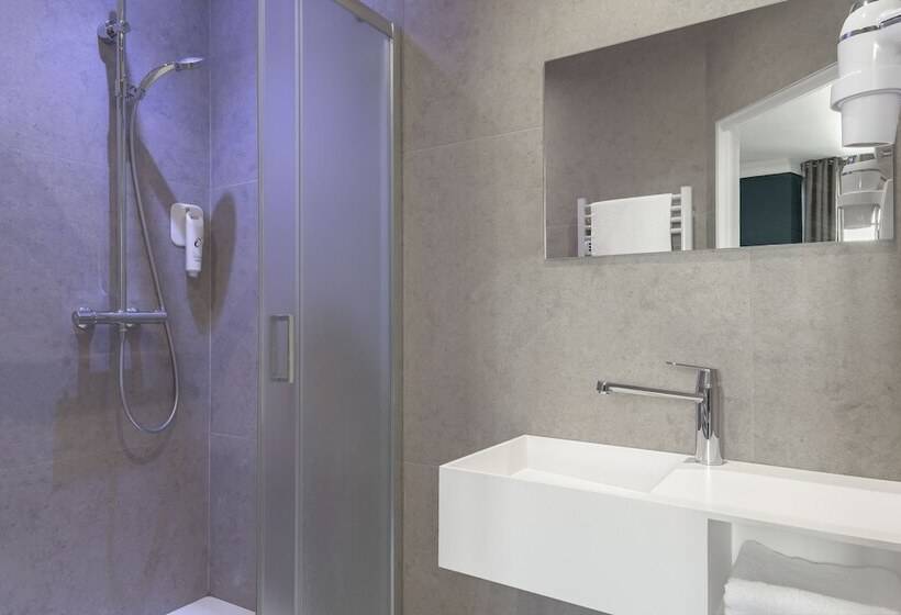 اتاق استاندارد سه نفره, Boutique Hôtel Grand Hôtel De La Gare