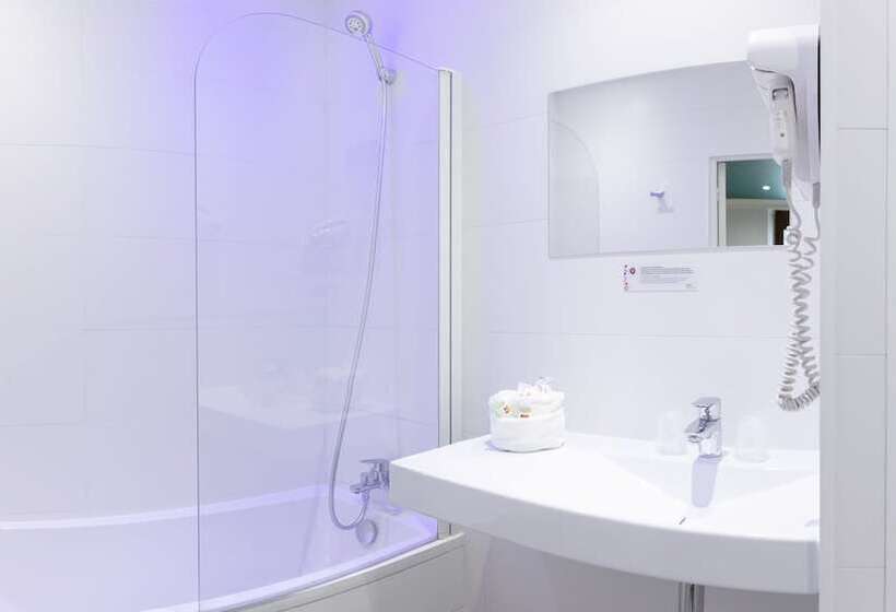 اتاق استاندارد سه نفره, Boutique Hôtel Grand Hôtel De La Gare