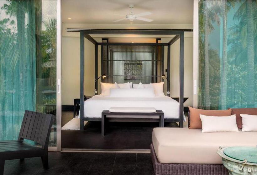 سوییت جونیور با چشم‌انداز استخر, Twinpalms Surin Phuket Resort