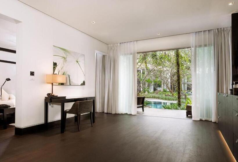 سوییت جونیور با چشم‌انداز استخر, Twinpalms Surin Phuket Resort