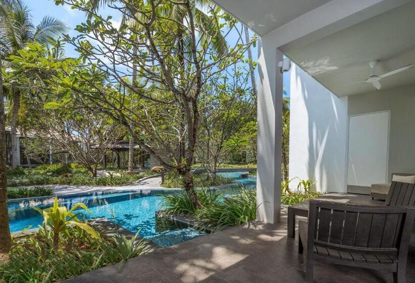 سوییت جونیور با چشم‌انداز استخر, Twinpalms Surin Phuket Resort