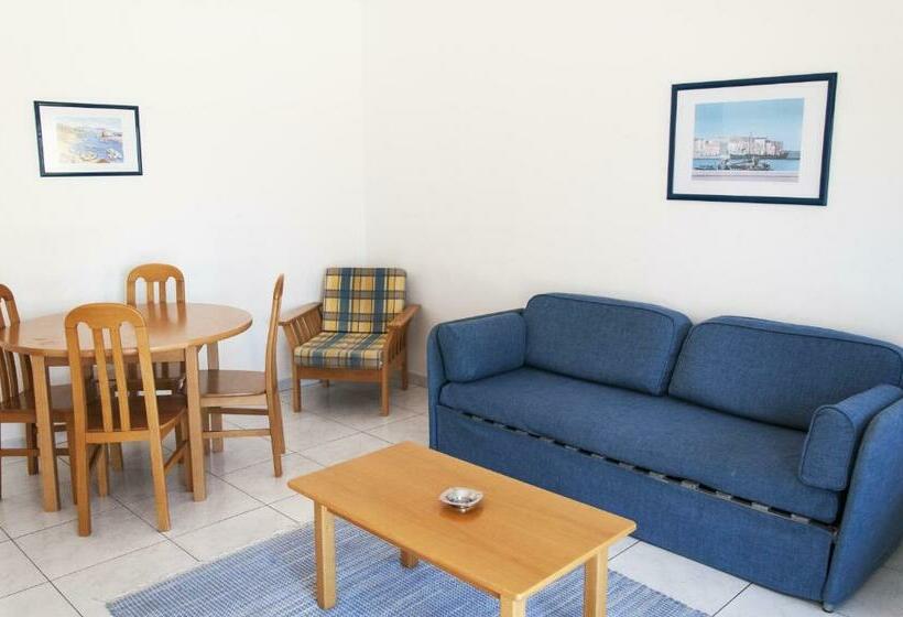 1 Bedroom Apartment, Plaza Real By Atlantics