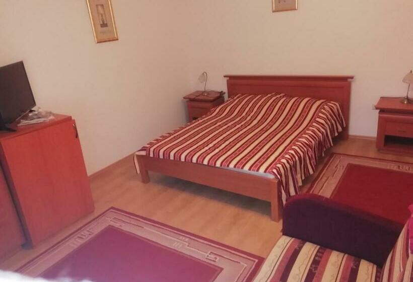 اتاق استاندارد, Asta La Vista Vendégház