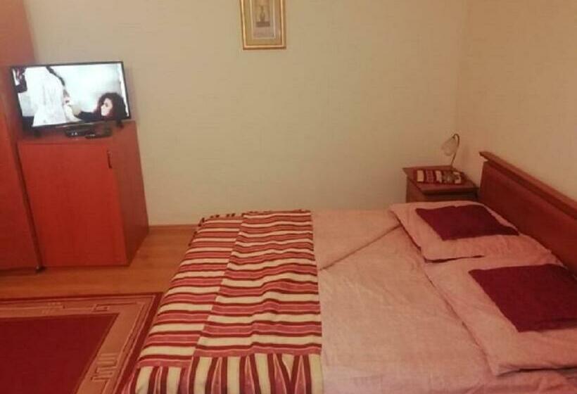 اتاق استاندارد, Asta La Vista Vendégház