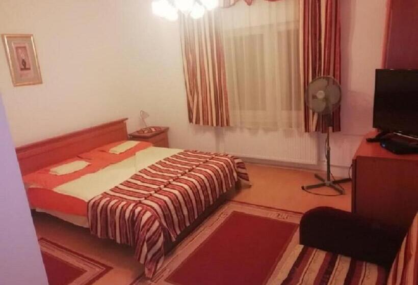 اتاق سوپریور, Asta La Vista Vendégház