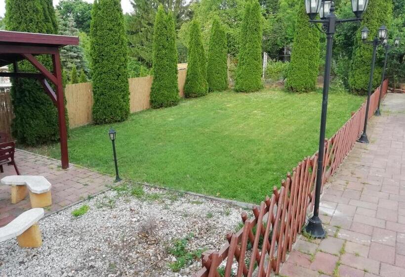 آپارتمان 1 خوابه با چشم‌انداز باغ, Asta La Vista Vendégház