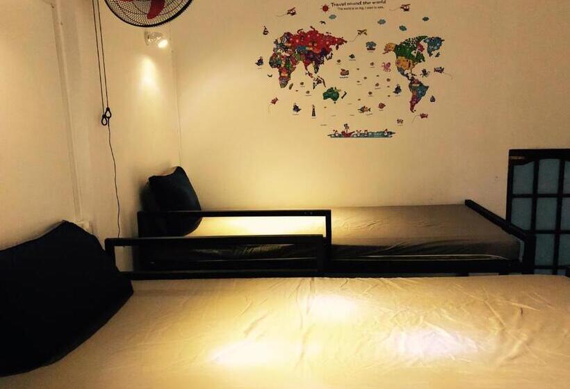 تختخواب در اتاق مشترک, Friendly House Hostel