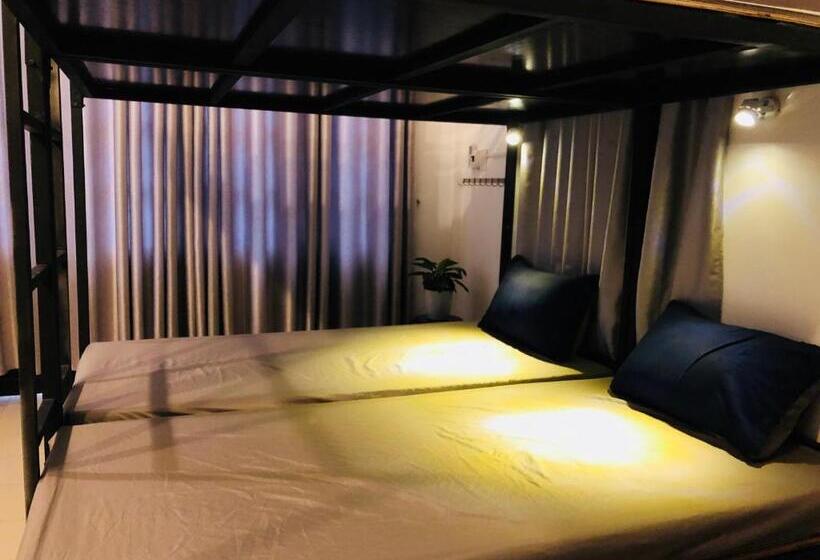 تختخواب در اتاق مشترک, Friendly House Hostel