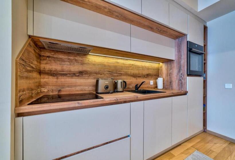 سوییت, Luxury Kalman Centar Apartman