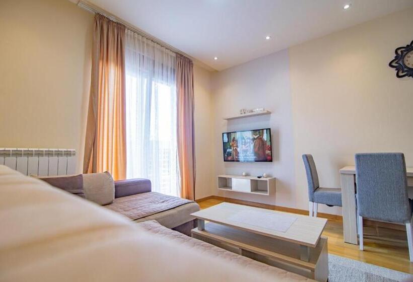 آپارتمان 1 خوابه با چشم‌انداز, Luxury Kalman Centar Apartman