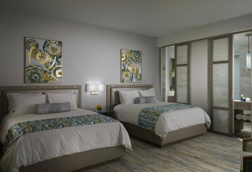 اتاق استاندارد با چشم‌انداز استخر, The Guitar Hotel At Seminole Hard Rock Hotel & Casino