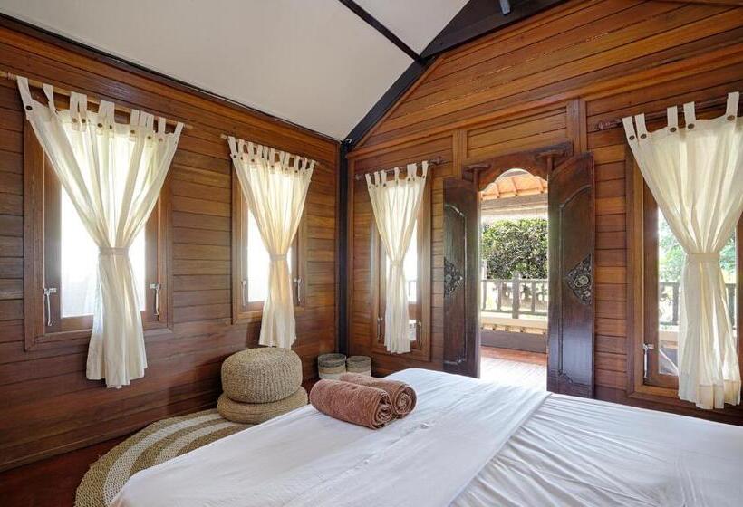 اتاق لوکس با چشم‌انداز, Katang   Katang Guest House
