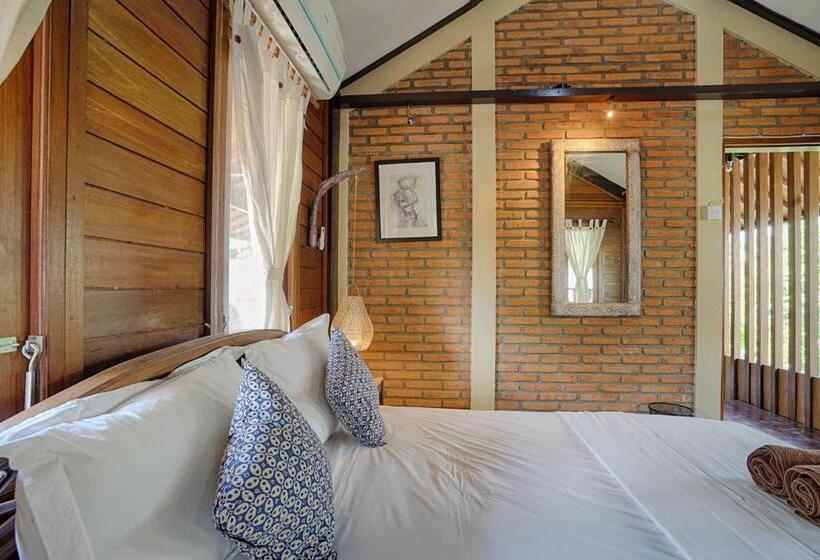 اتاق لوکس با چشم‌انداز, Katang   Katang Guest House