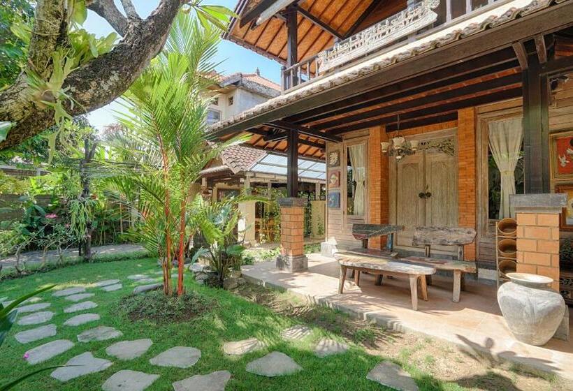 اتاق لوکس با چشم‌انداز باغ, Katang   Katang Guest House