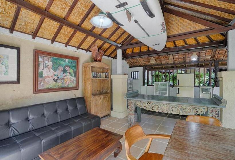 اتاق لوکس با تراس, Katang   Katang Guest House