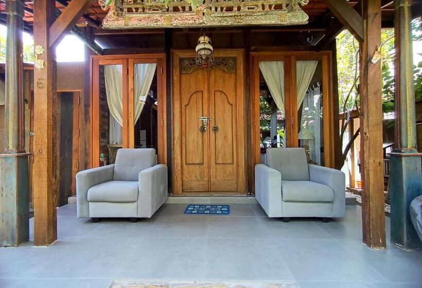 اتاق لوکس با بالکن, Katang   Katang Guest House