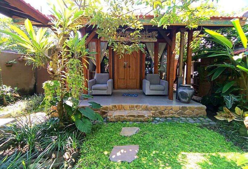 اتاق لوکس با بالکن, Katang   Katang Guest House
