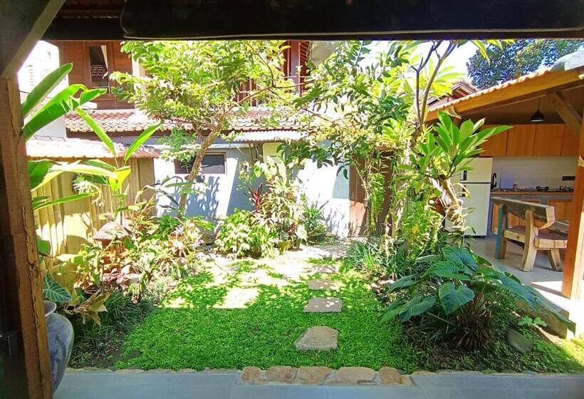 اتاق لوکس با بالکن, Katang   Katang Guest House
