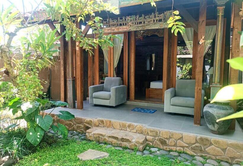 اتاق لوکس با بالکن, Katang   Katang Guest House