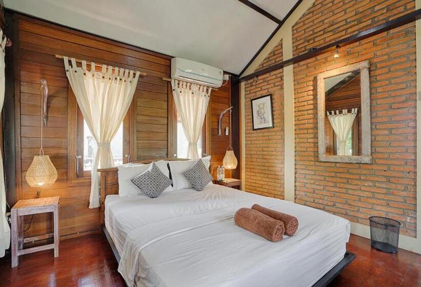 اتاق لوکس با چشم‌انداز, Katang   Katang Guest House