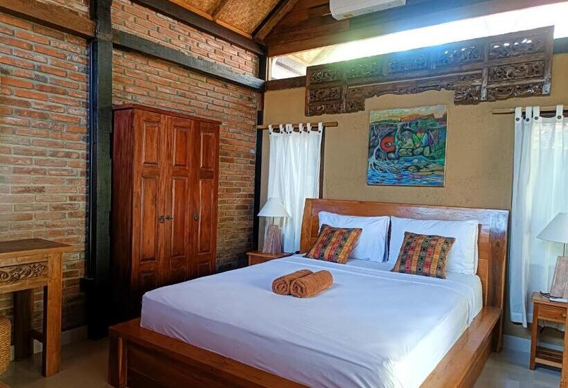 اتاق لوکس با بالکن, Katang   Katang Guest House