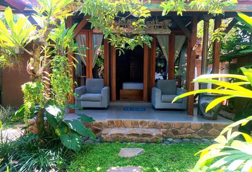 اتاق لوکس با بالکن, Katang   Katang Guest House