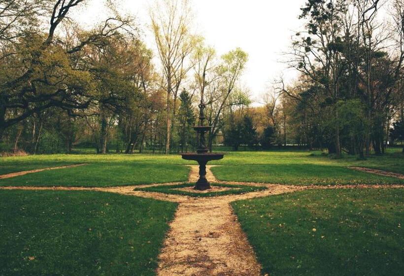 اتاق استاندارد با چشم‌انداز باغ, Château De Varennes