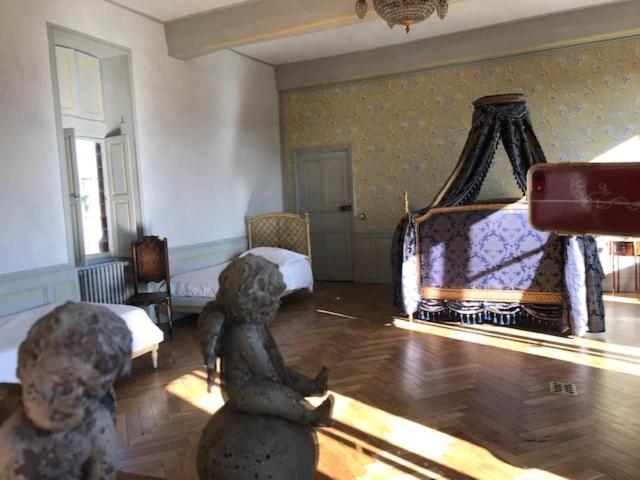 سوییت خانوادگی, Château De Varennes