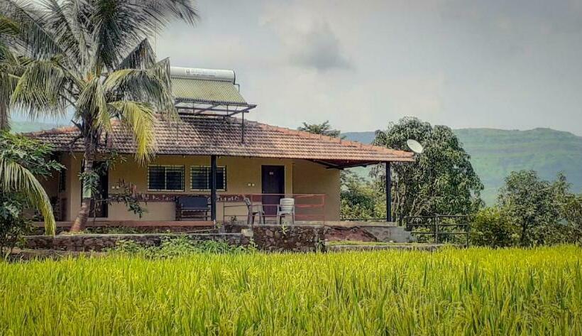 اتاق لوکس, Megh Malhar Agro Tourism
