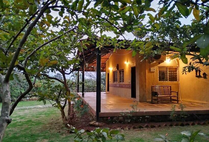 اتاق لوکس, Megh Malhar Agro Tourism