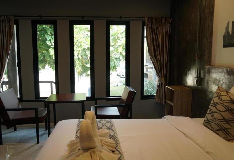 اتاق سوپریور با تخت بزرگ, Midtown Sukhothai Resort