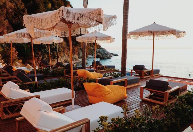 اتاق لوکس با بالکن و چشم‌انداز دریا, Oniro In Sea & Sun Adults Only