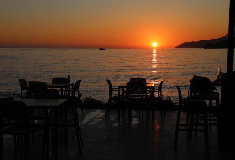 اتاق لوکس با بالکن و چشم‌انداز دریا, Oniro In Sea & Sun Adults Only
