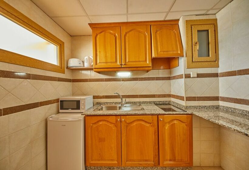 شقة غرفتين نوم مطلة على حمام السباحة, Apartamentos Benhur