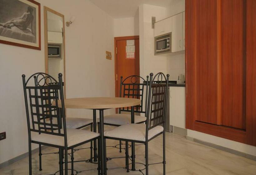 1 Bedroom Apartment, Apartamentos Piramides