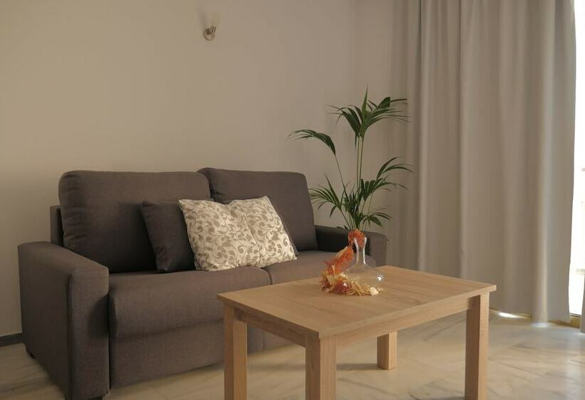 شقة غرفة واحدة, Apartamentos Piramides