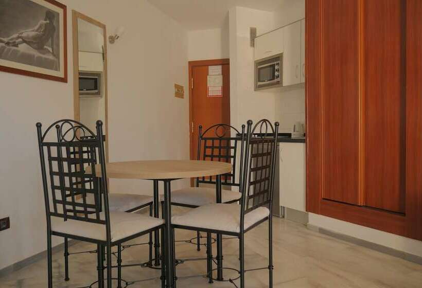 1 Bedroom Apartment, Apartamentos Piramides