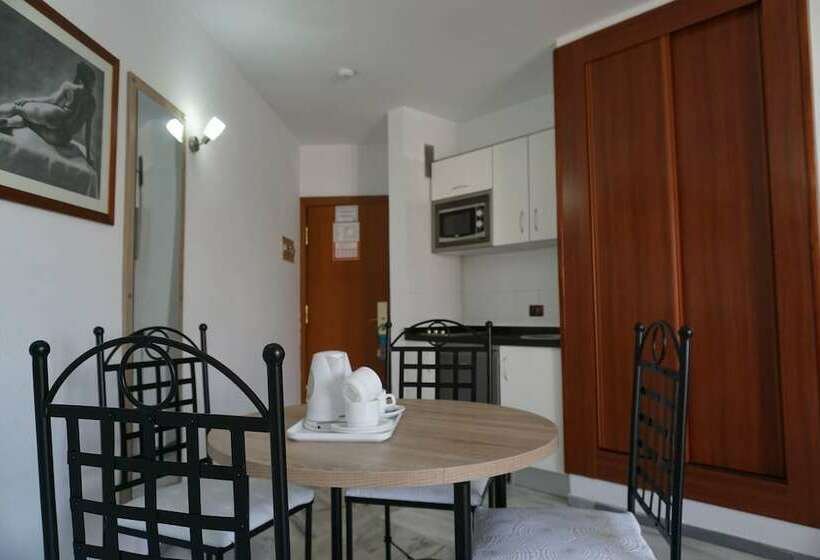 1 Bedroom Apartment, Apartamentos Piramides