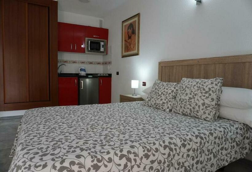 إستوديو قياسى, Apartamentos Piramides