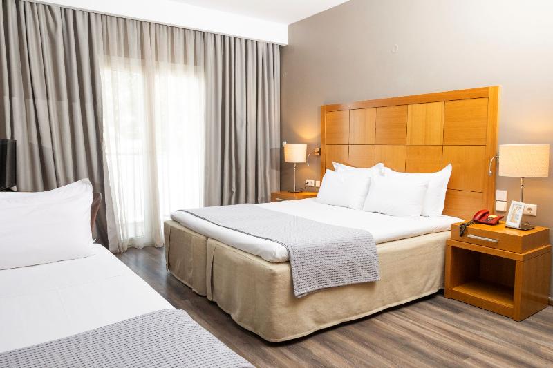 اتاق خانوادگی با چشم‌انداز جانبی دریا, Golden Star City Resort