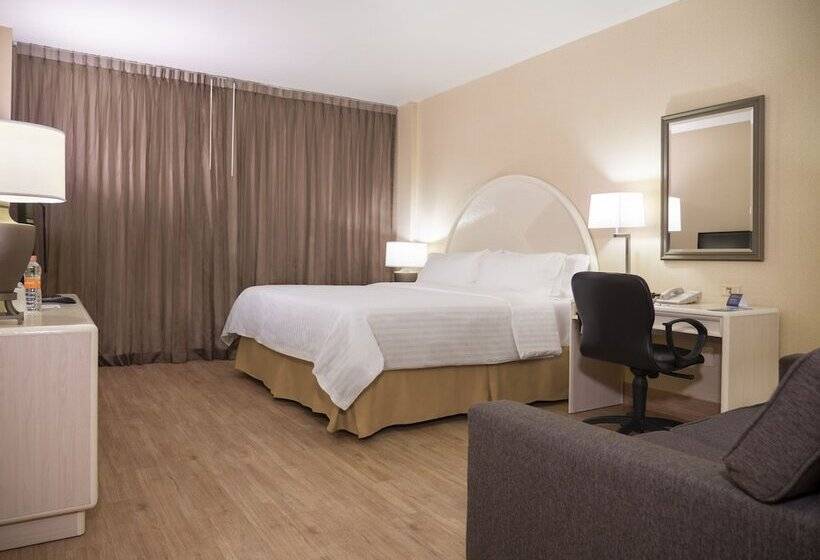 Standard Room, Holiday Inn Express Torreon