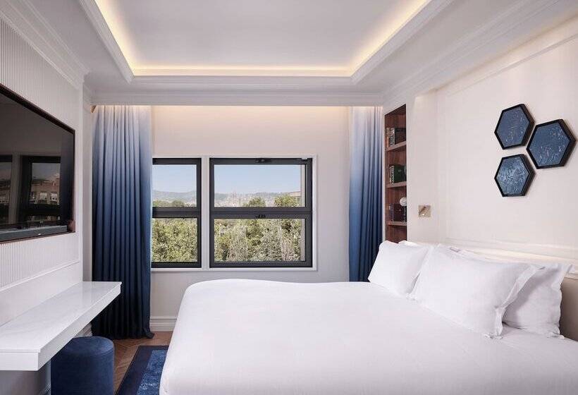 سوییت جونیور, Sofitel Barcelona Skipper