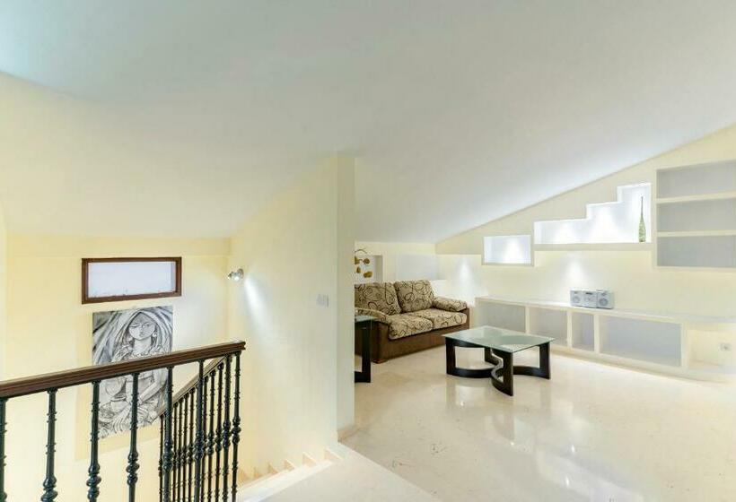Penthouse Appartement met 1 Slaapkamer, Muthu Royal Park Albatros