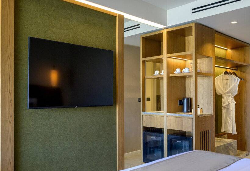 سوئیت جونیور با چشم‌انداز باغ, Blue Sea Beach Affiliated by Melia
