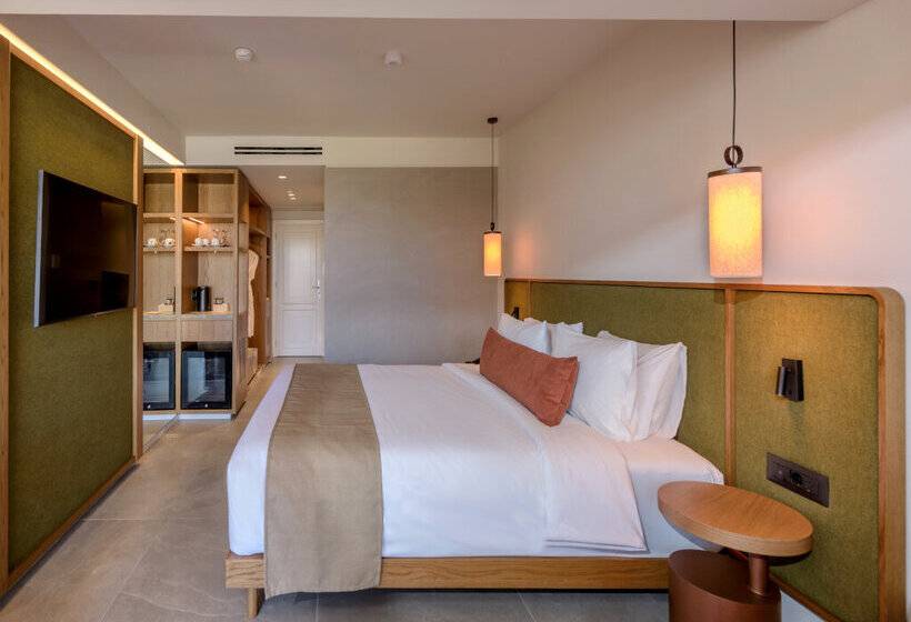 سوئیت جونیور با چشم‌انداز باغ, Blue Sea Beach Affiliated by Melia