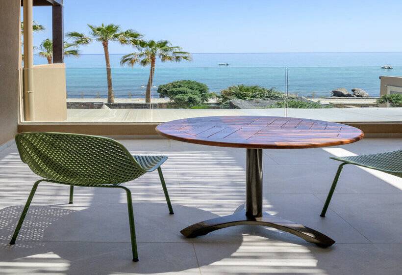 اتاق خانوادگی با چشم‌انداز دریا, Blue Sea Beach Affiliated by Melia